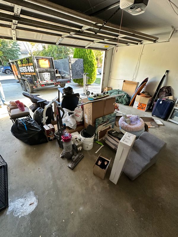 Transforming Spaces: Efficient Junk Removal in Lancaster, CA