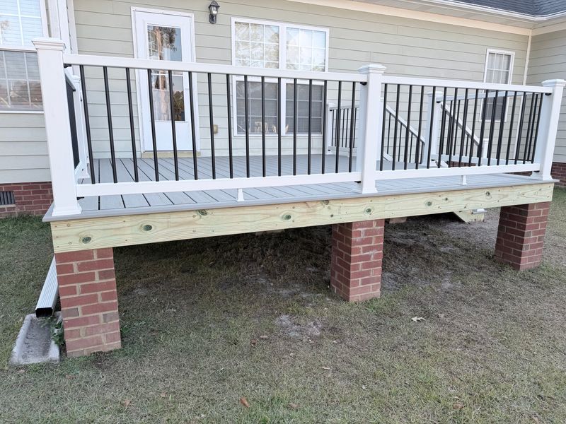 Deck’s