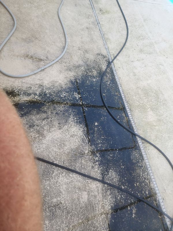 Driveway and Sidewalk Cleaning