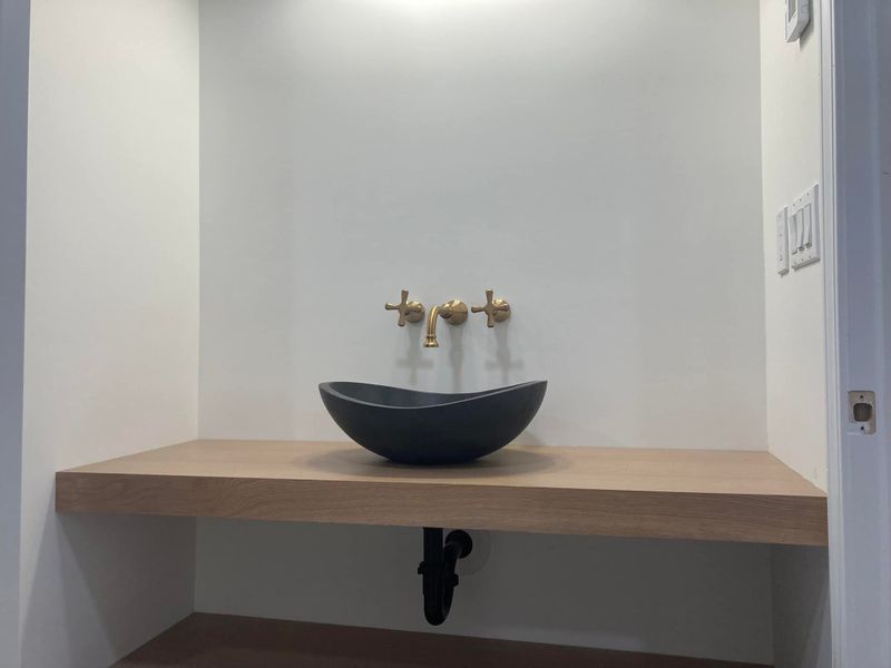 Plumbing Repairs & Install