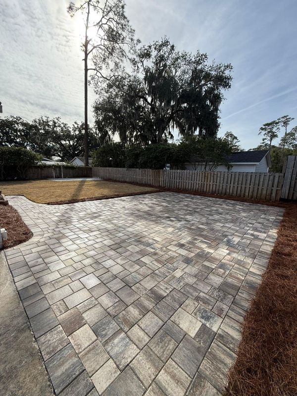 Pavers & Hardscapes