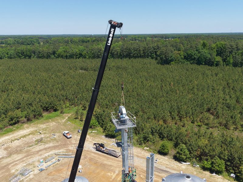 Link Belt HTC8690 90 ton crane