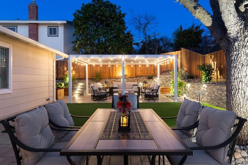 Pergolas & Cabanas