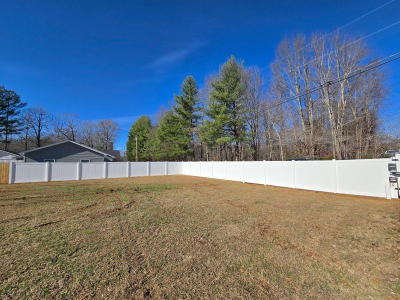Vinyl fencing