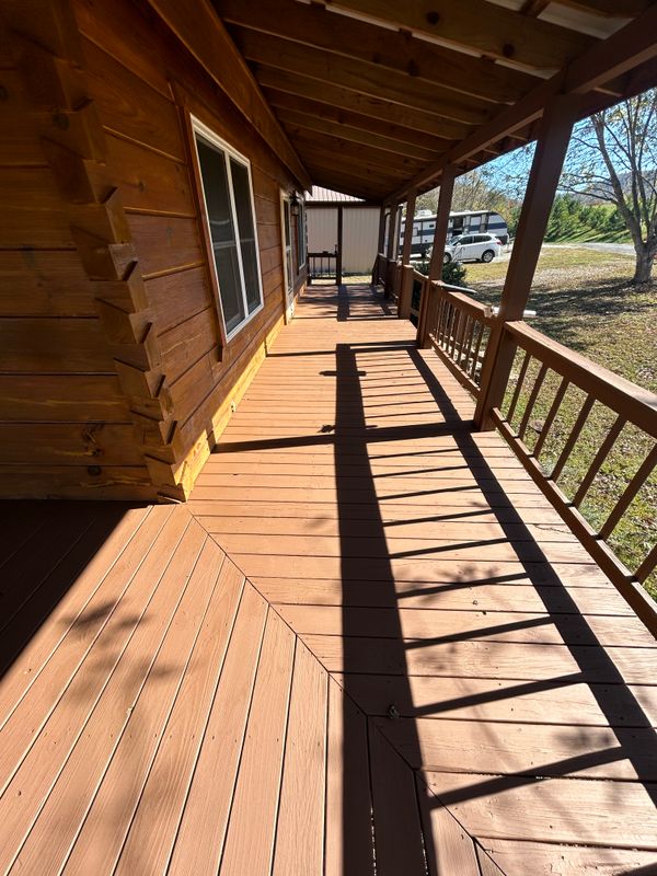 Log Home Staining