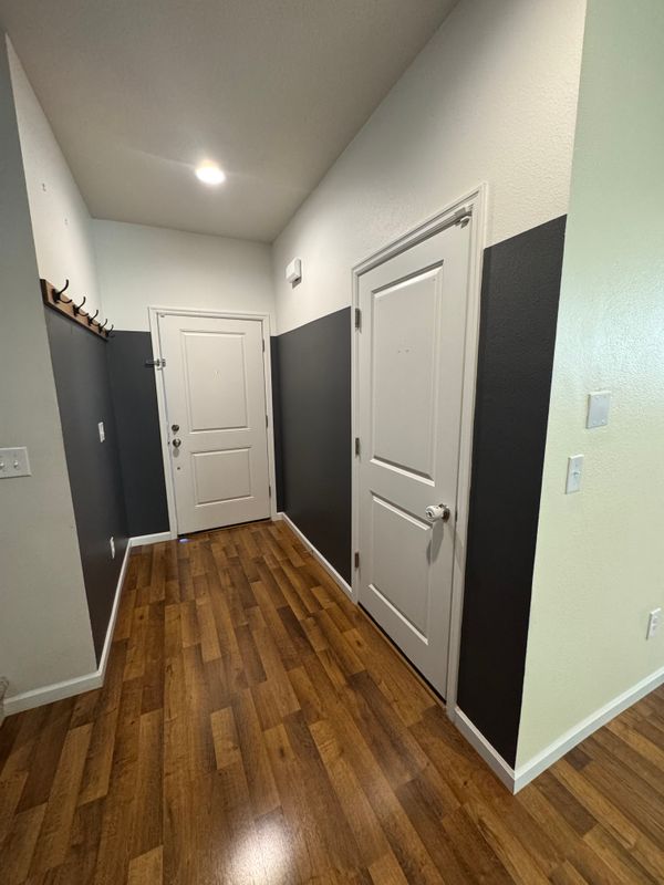 Trim Installation / Baseboards