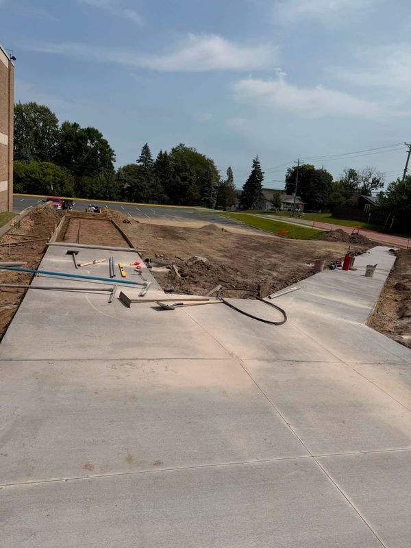 Concrete Sidewalks & Walkways