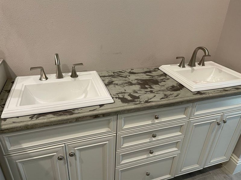 Outdoor Kitchens & Countertops