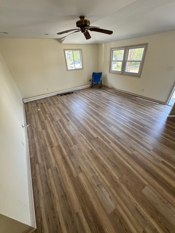 Vinyl and hardwood Flooring