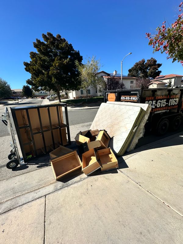 Furniture removal in Palmdale CA