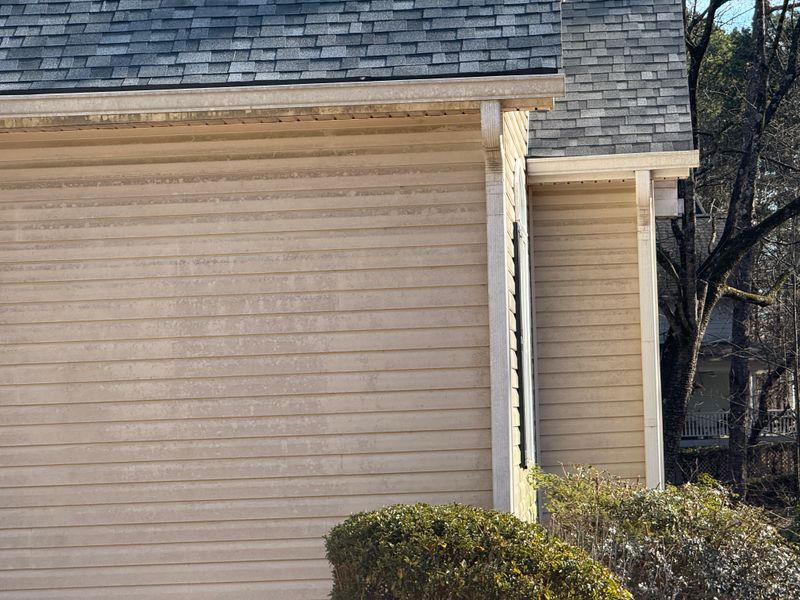 🚿 Pressure Washing Services