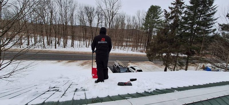 Residential Roofing Snow & Ice Removal Services 