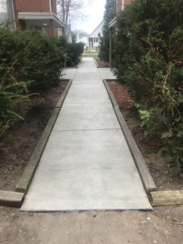 Concrete Sidewalk Installation