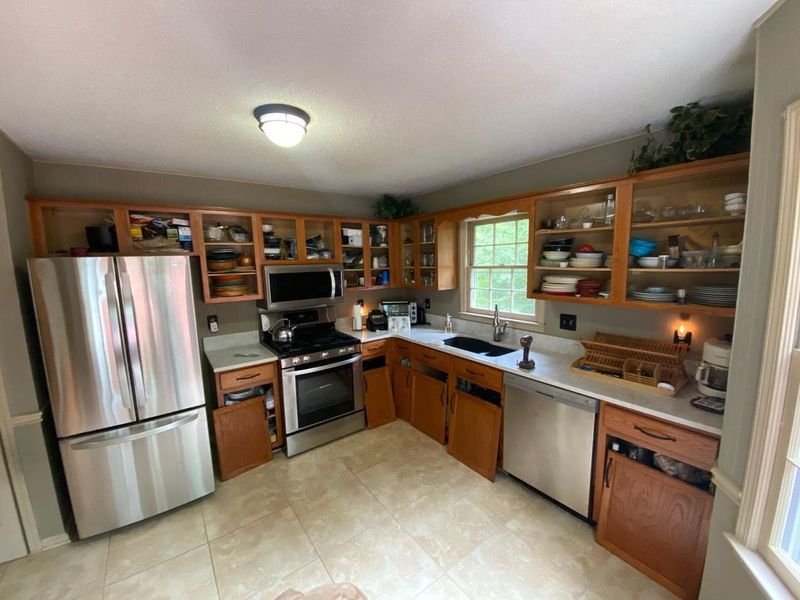 Kitchen and Cabinet Refinishing gallery