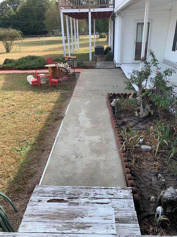 Driveway and Sidewalk Cleaning
