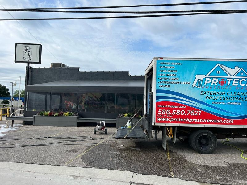 Commercial Pressure Washing
