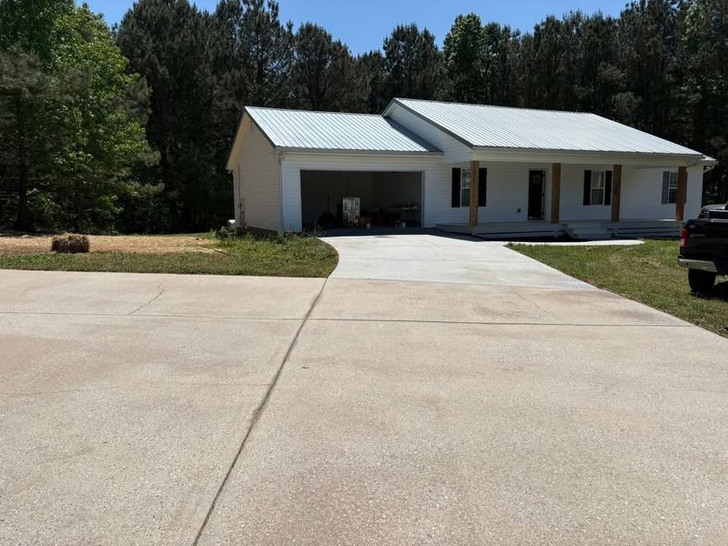 Driveway and Sidewalk Cleaning