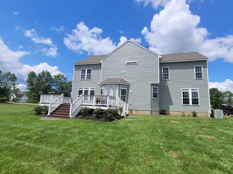 Laxs dr - windows, siding 