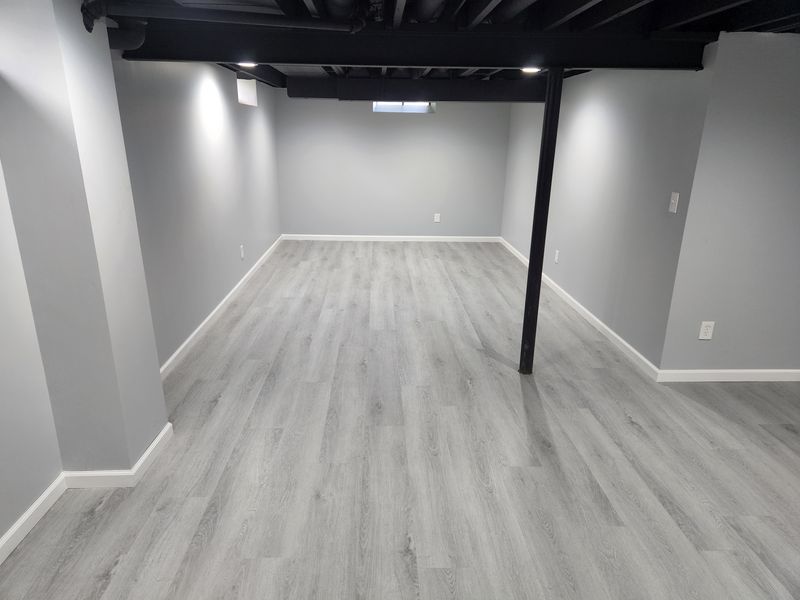 Laminate and Vinyl Planking