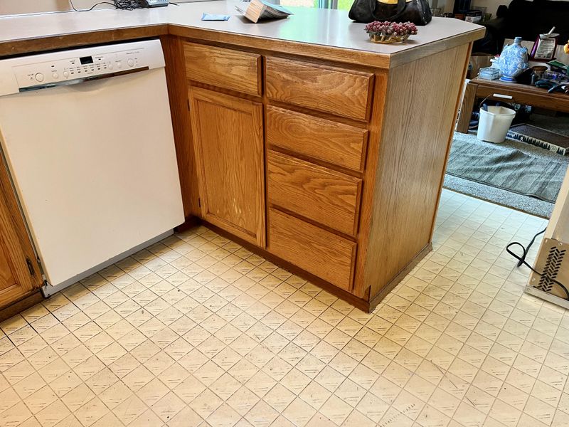 Kitchen and Cabinet Refinishing gallery