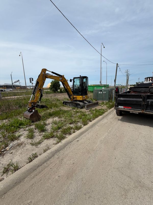 Seamless Site Transformation: Mobile Office Demolition Success