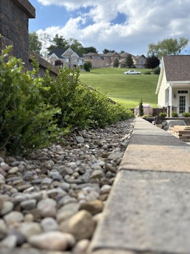 Hardscaping & Retaining Walls