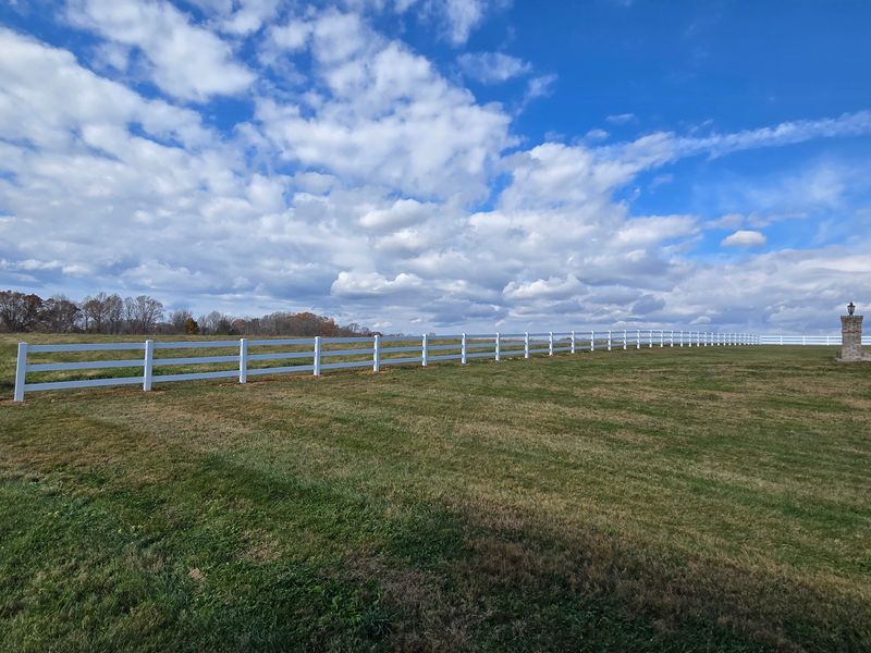 Vinyl fencing