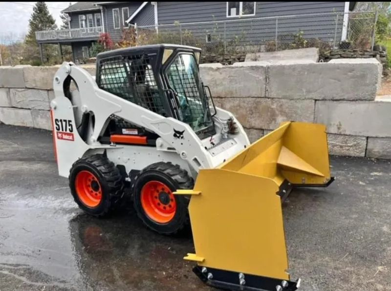 Commercial & Residential Snowplowing