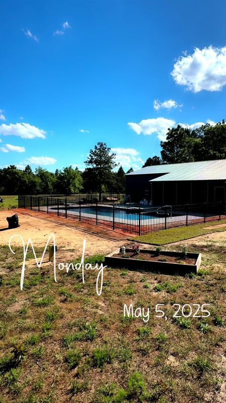 Aluminum fence 