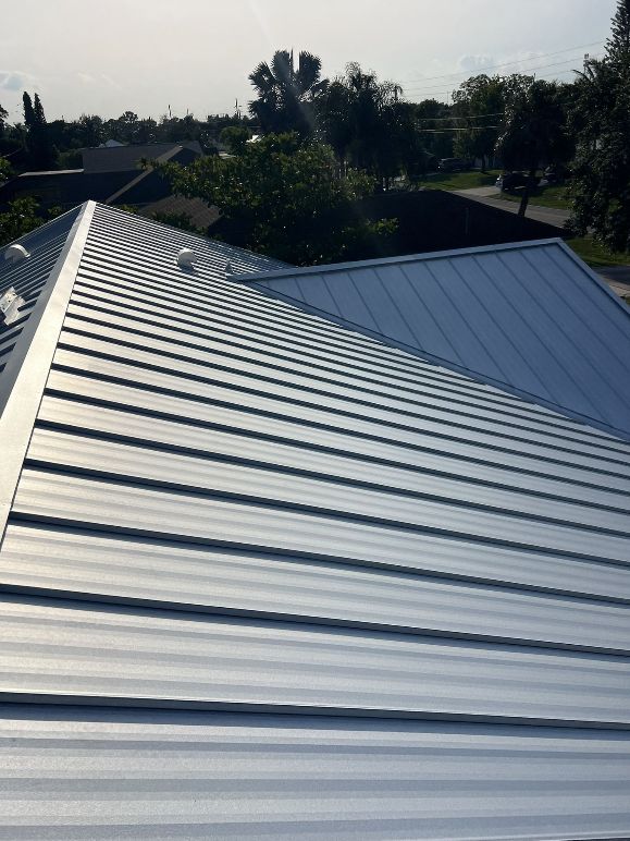 Sleek Metal Roofing Mastery in Port St. Lucie: Ridgecap Roofing's Weather-Ready Solution