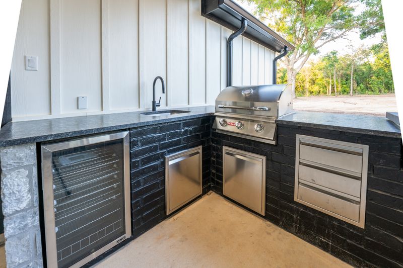 Outdoor Kitchen