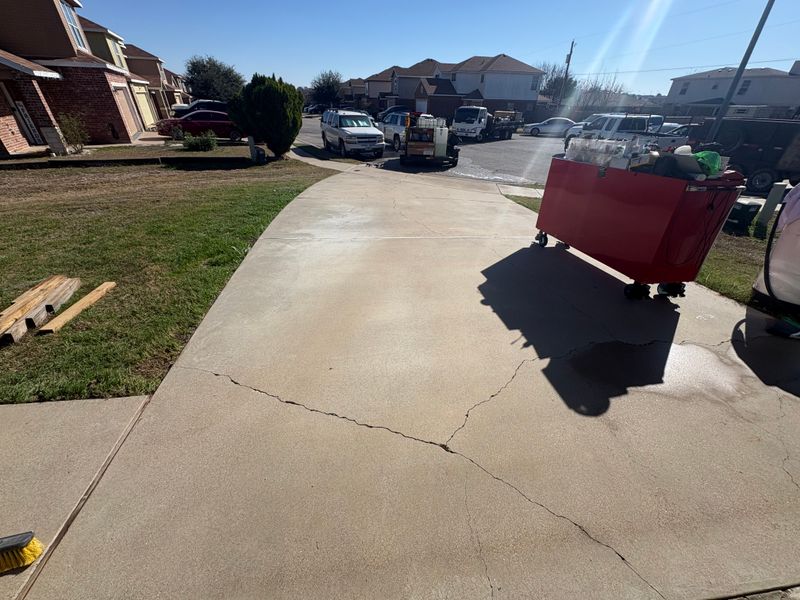 Driveway and Sidewalk Cleaning