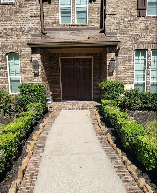 Driveway and Sidewalk Cleaning