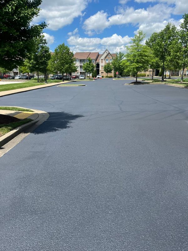 Commercial Asphalt Sealing
