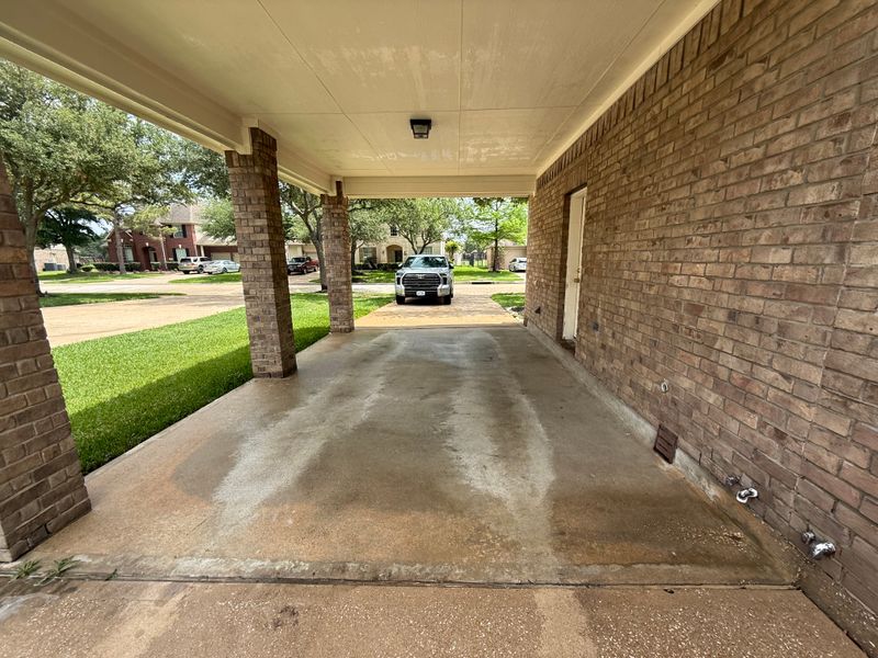 Driveway & Sidewalk Cleaning