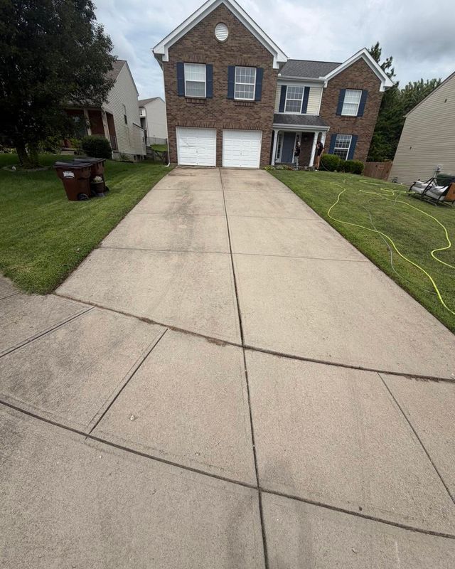 Driveway and Sidewalk Cleaning