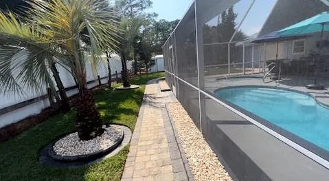 hero-photo mini tile