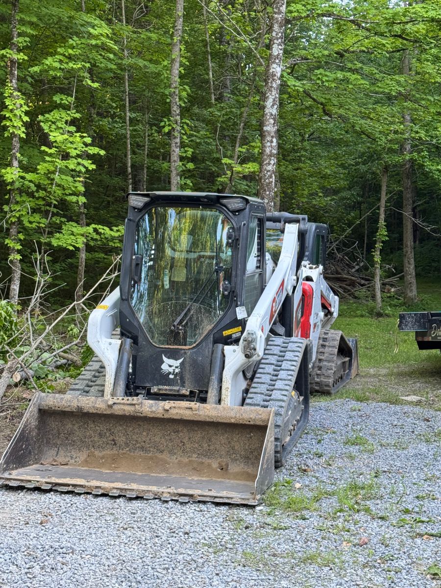 The track loader on gravel