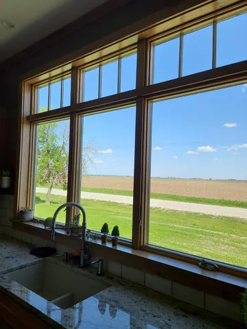 Window Washing for Paneless Window Cleaning LLC in Ainsworth, IA