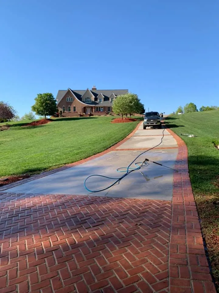 Driveway and Sidewalk Cleaning for Lagunes Pro in Boone, North Carolina