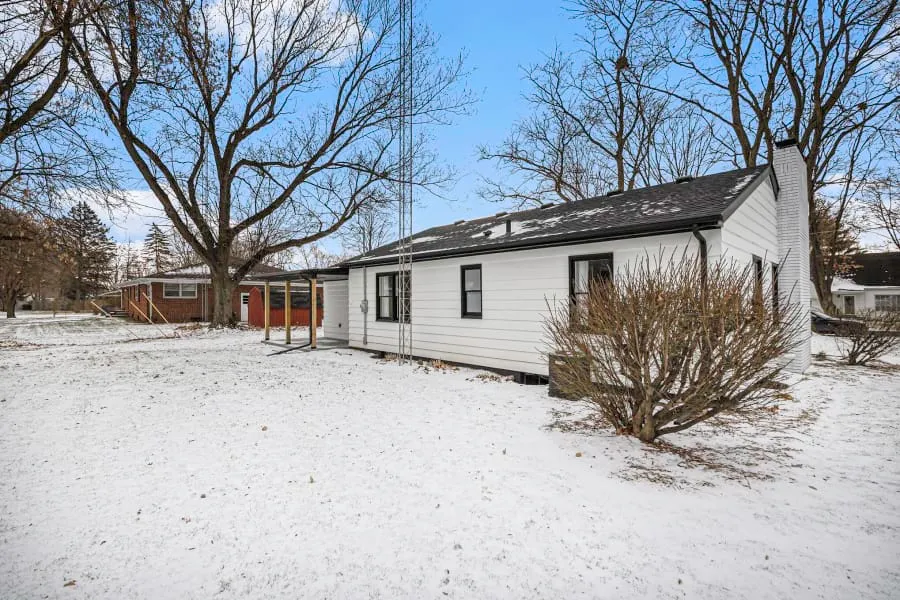 Property in Paw Paw Lake for Tala Real Estate in Coloma,  Michigan