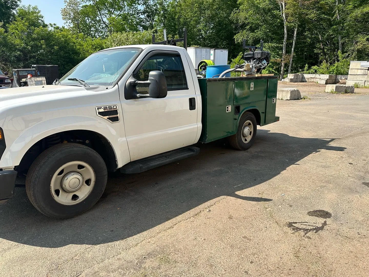 Residential Snow Plowing for B&L Management LLC in East Windsor, CT