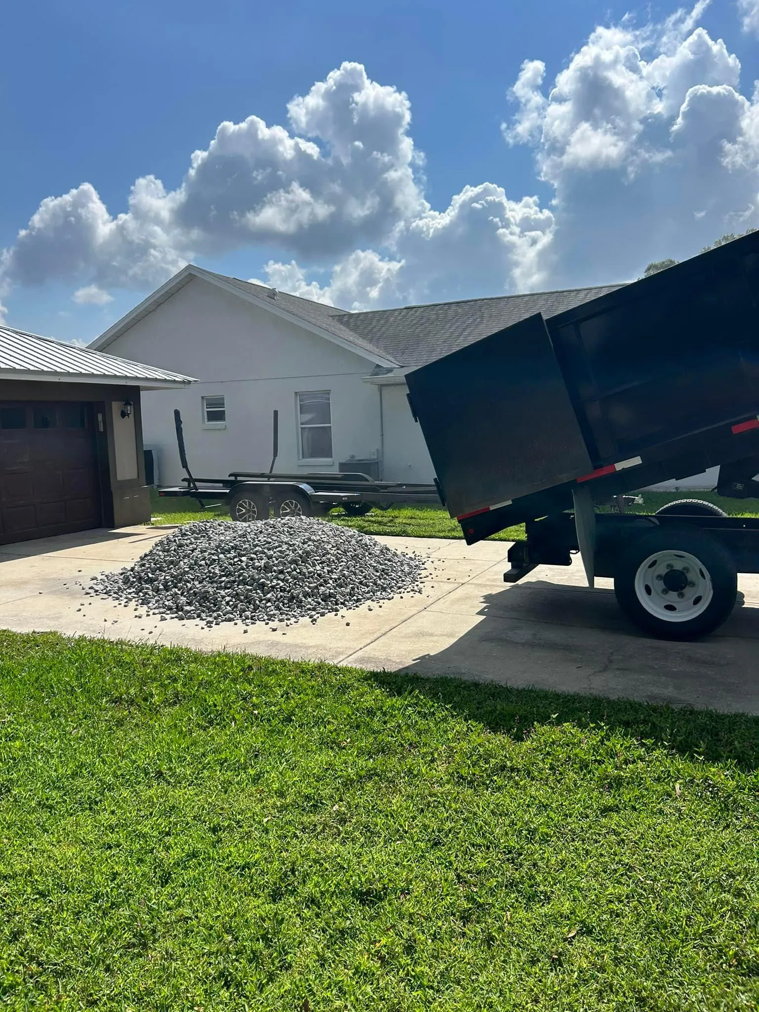 Fall and Spring Clean Up for Estrada All Pro Lawn Service in Auburndale, Florida