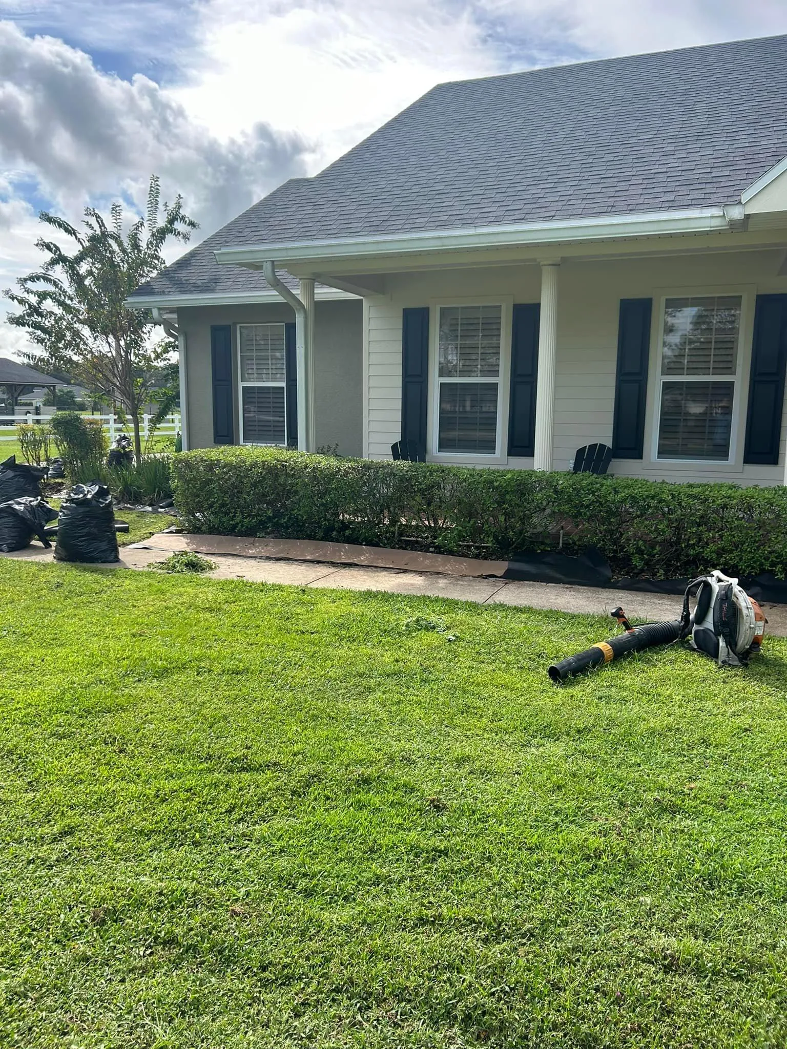 Fall and Spring Clean Up for Estrada All Pro Lawn Service in Auburndale, Florida