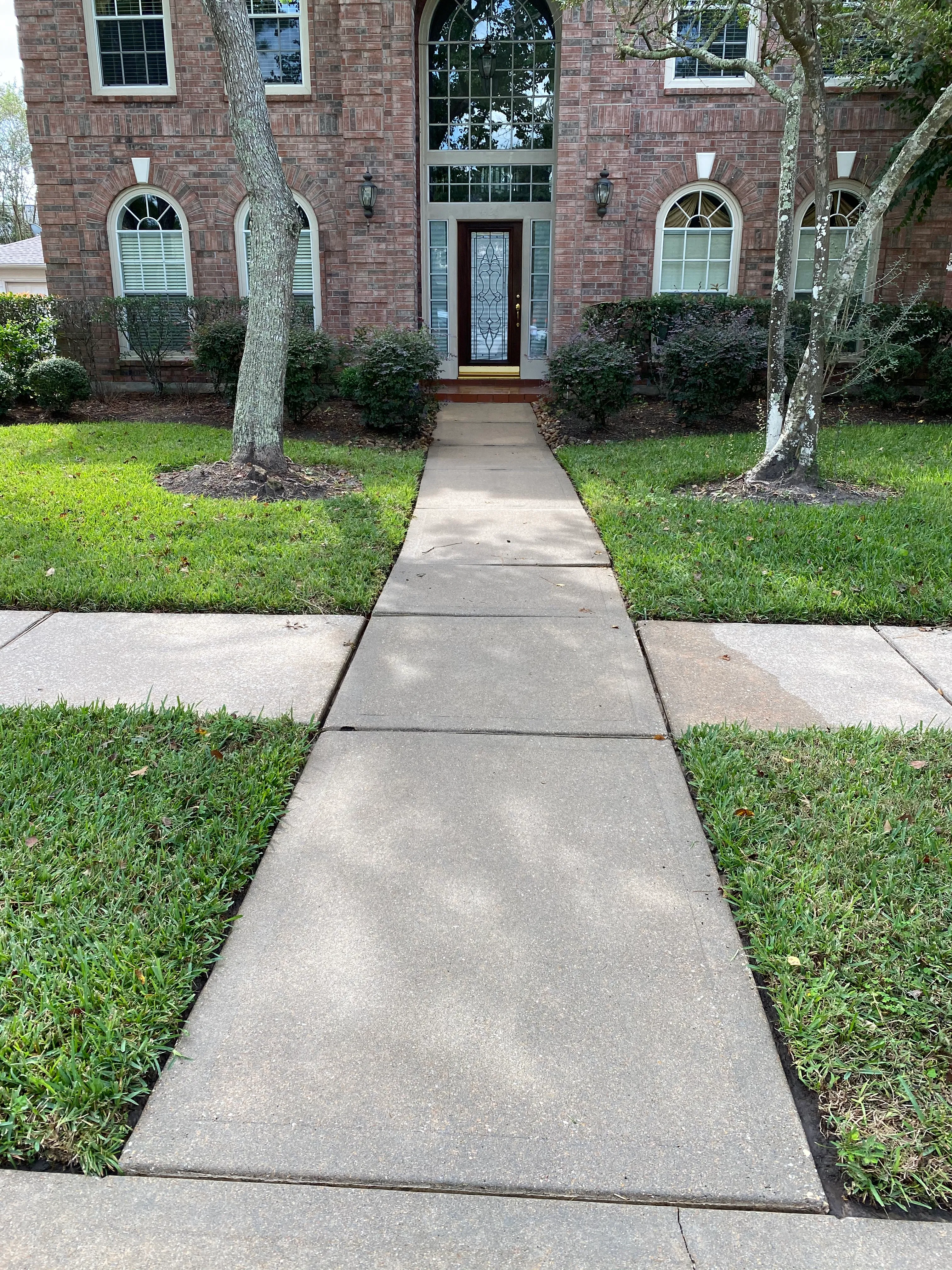 Exterior Residential Cleaning for Choice Home + Commercial Services in Houston, TX
