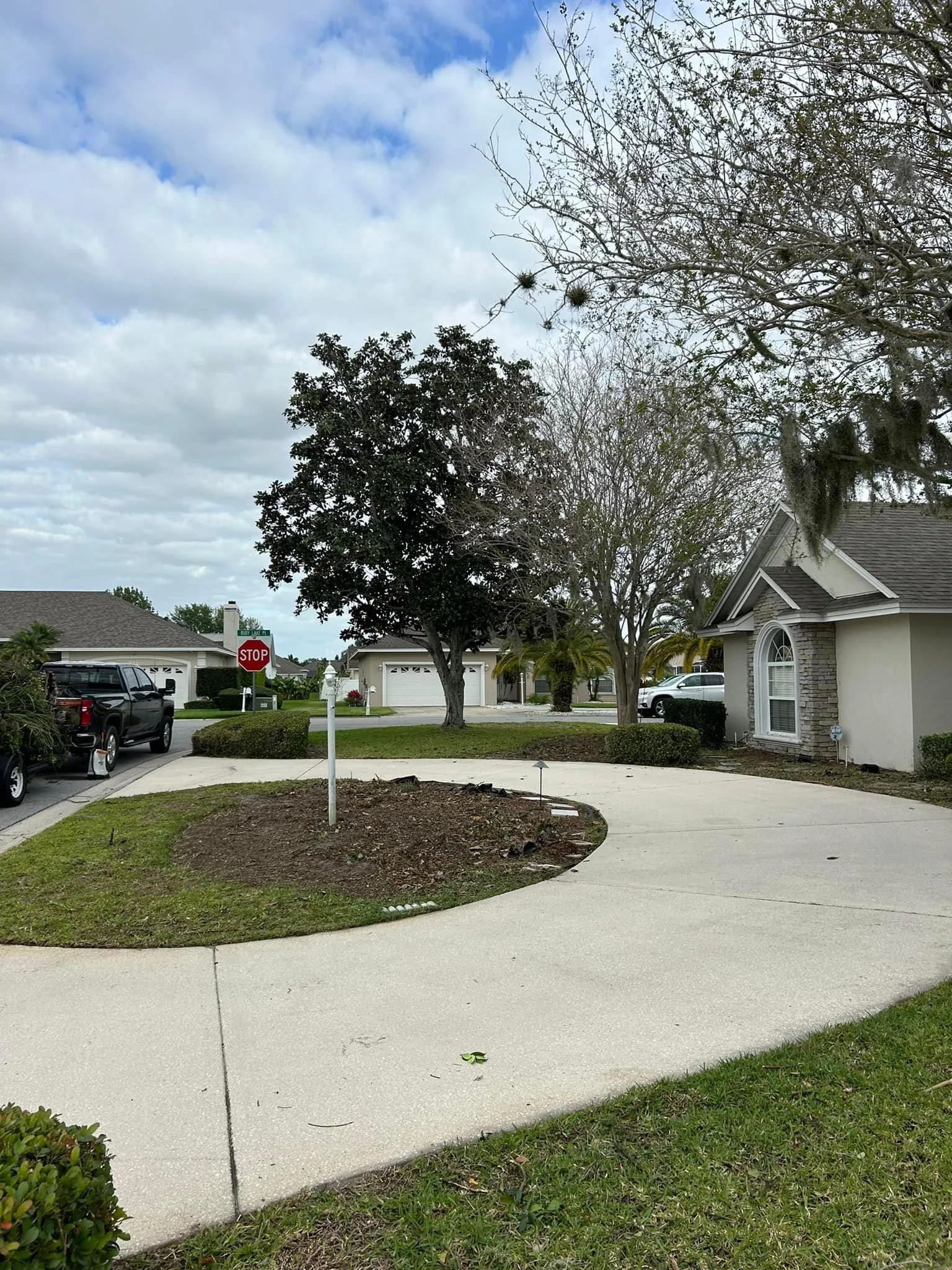 Fall and Spring Clean Up for Estrada All Pro Lawn Service in Auburndale, Florida