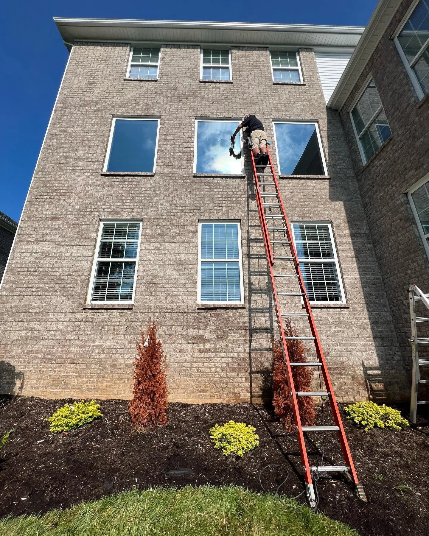 Window Cleaning for Glass with Class Window Cleaning in Lexington, KY