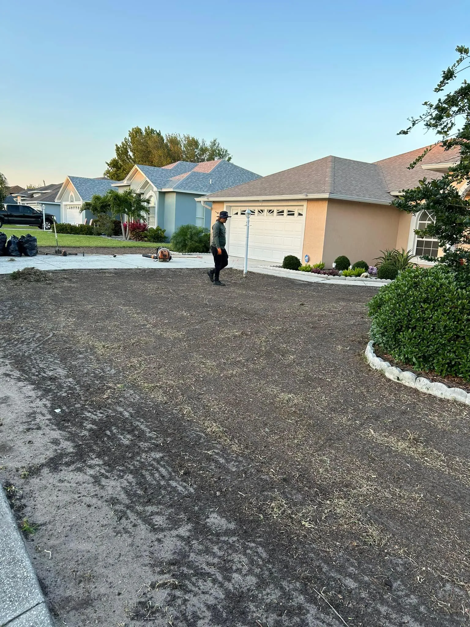 Fall and Spring Clean Up for Estrada All Pro Lawn Service in Auburndale, Florida