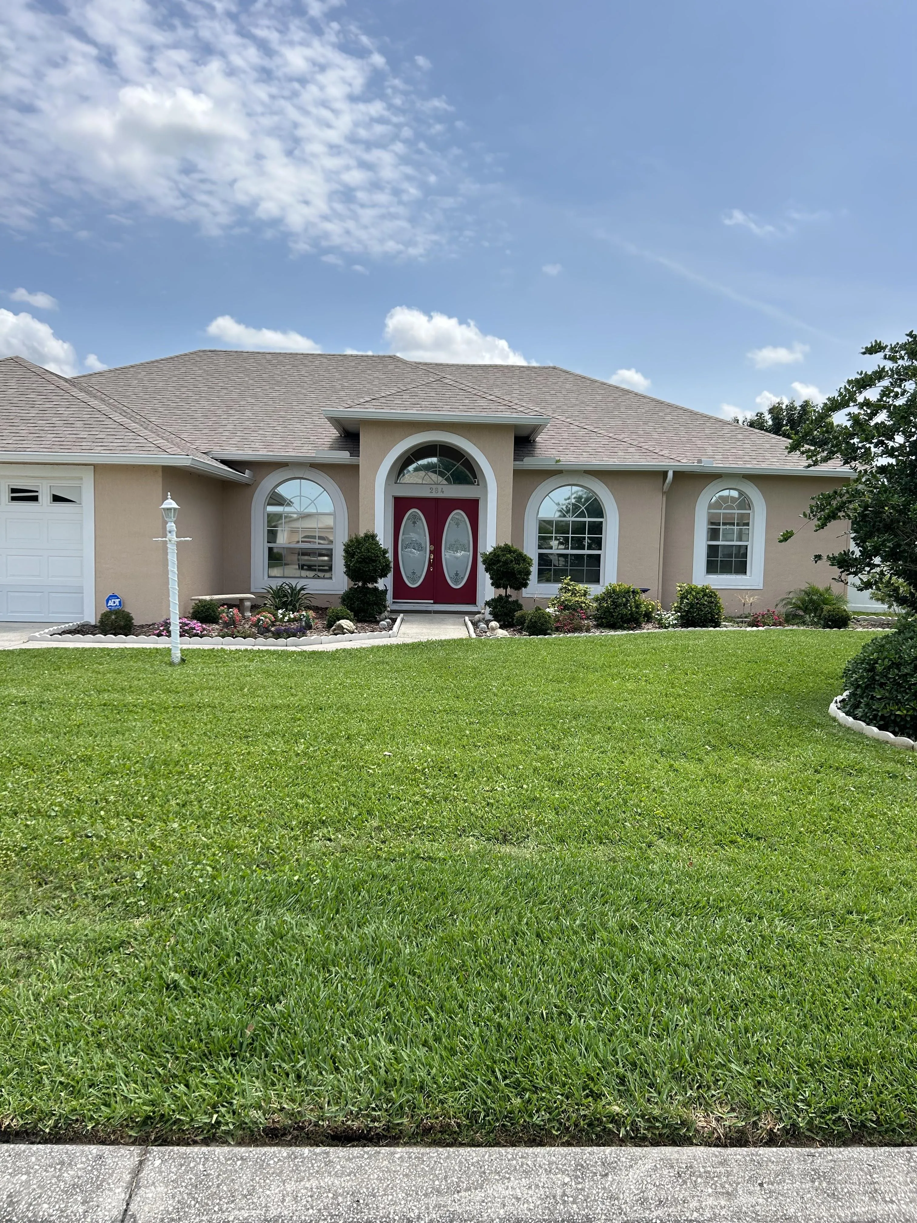 Fall and Spring Clean Up for Estrada All Pro Lawn Service in Auburndale, Florida