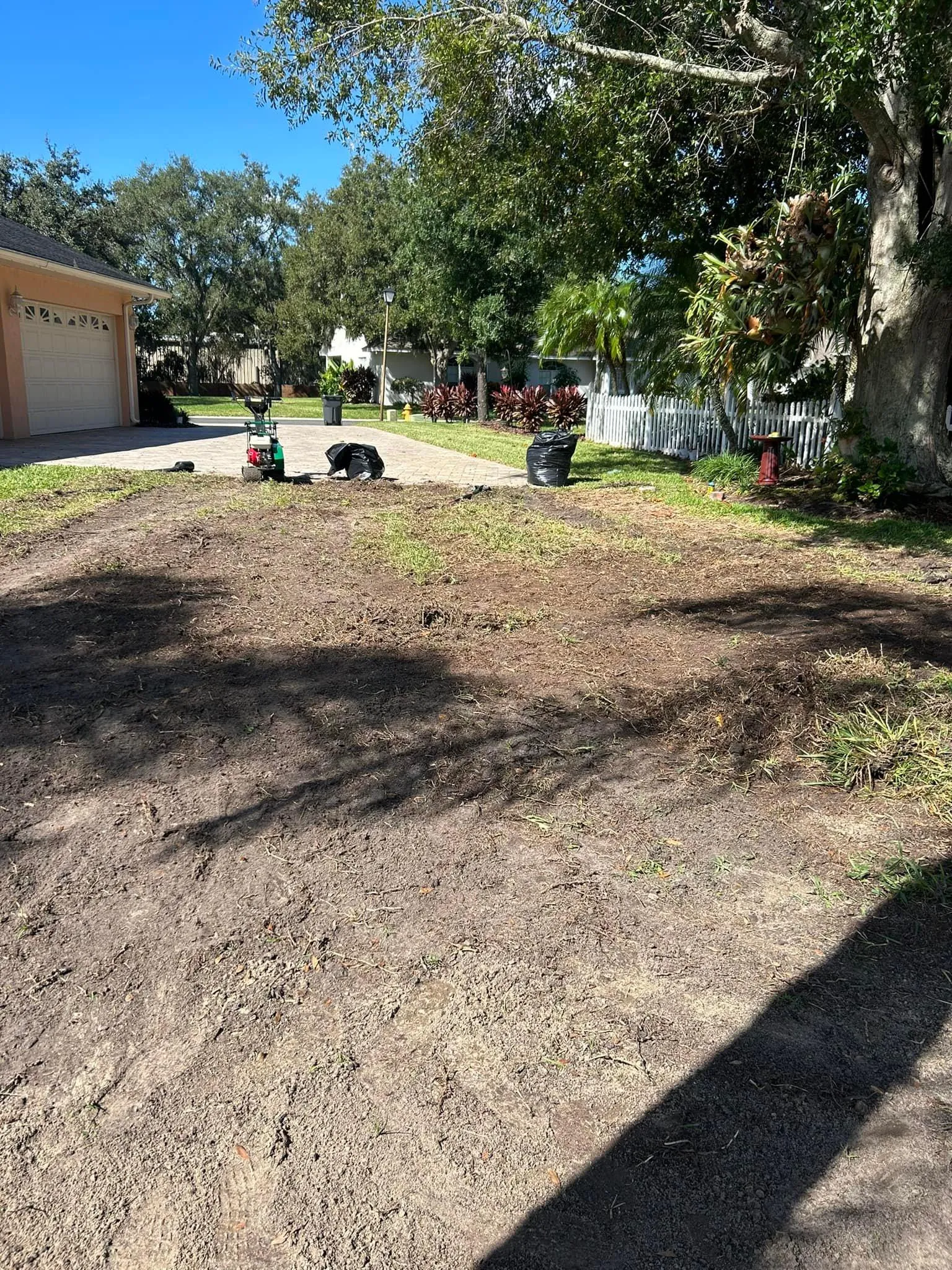 Fall and Spring Clean Up for Estrada All Pro Lawn Service in Auburndale, Florida